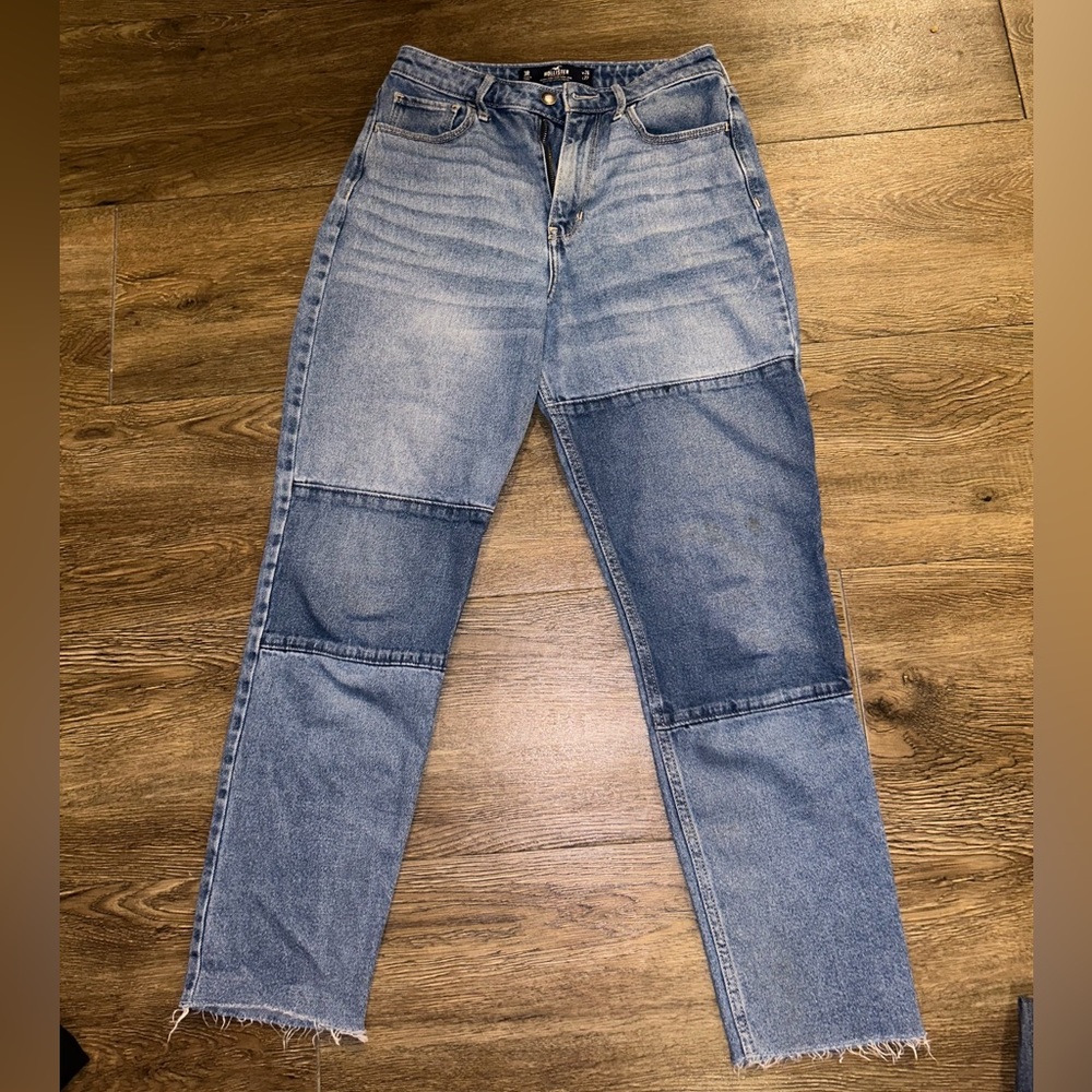 Hollister High-Rise Mom Jeans!!